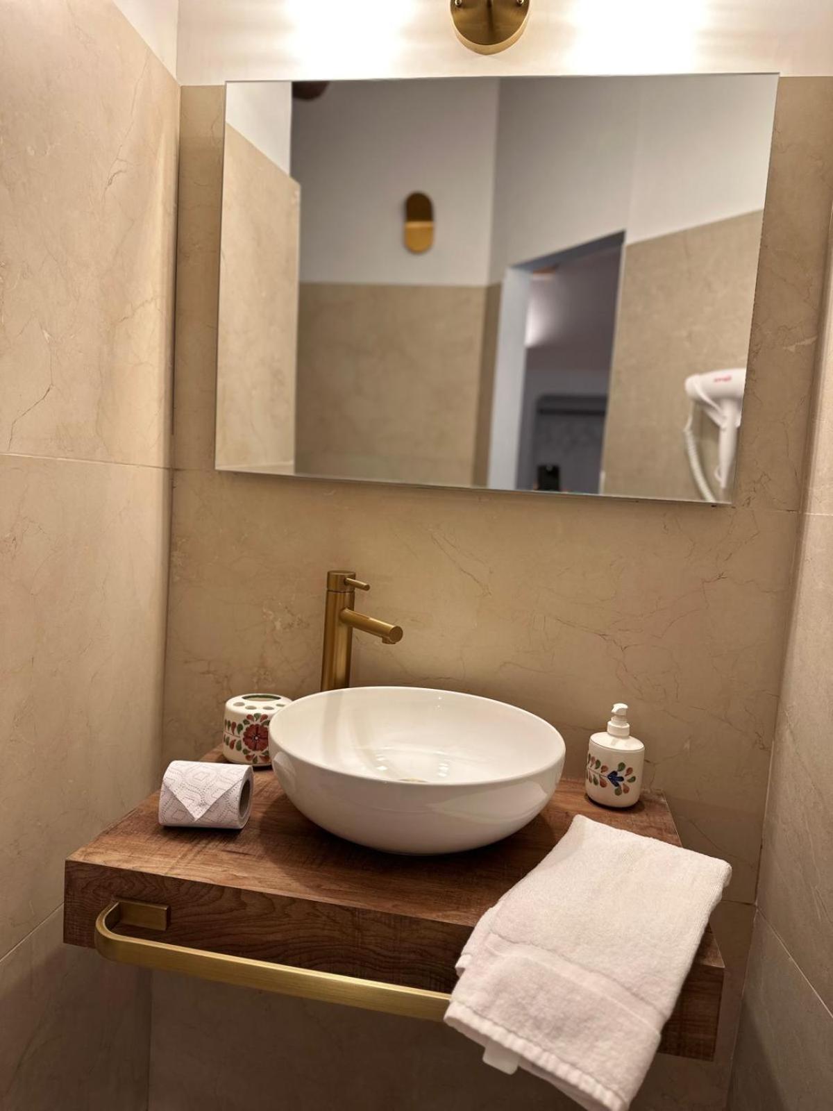 Ai 13 Gradoni Di Chiaia Bed and Breakfast Νάπολη Εξωτερικό φωτογραφία